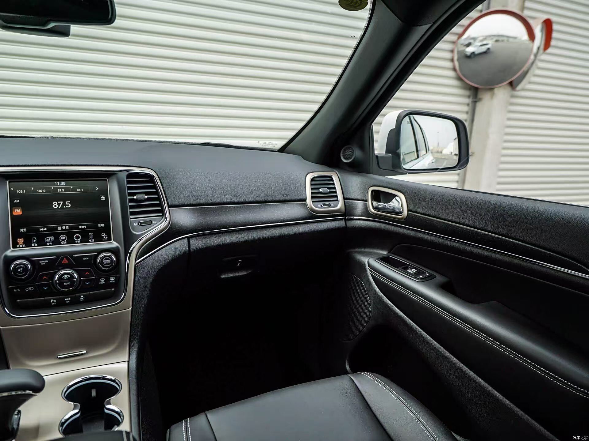 大切诺基JEEP中大型SUV