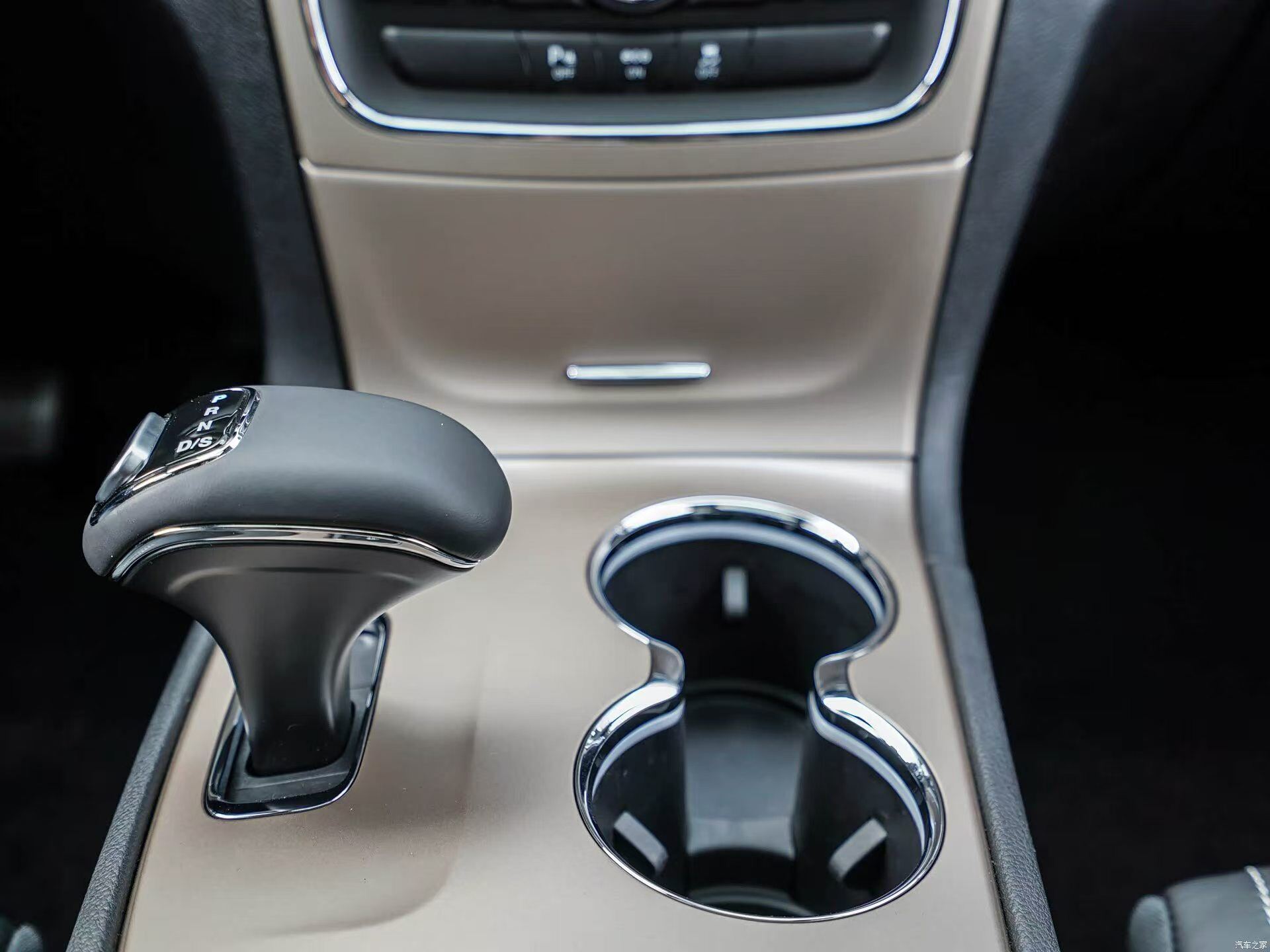 大切诺基JEEP中大型SUV